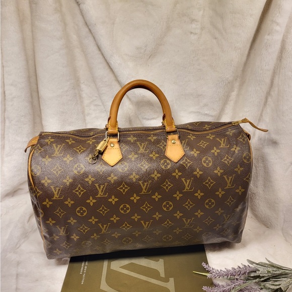 Authentic Louis Vuitton speedy 40 - Picture 4 of 16